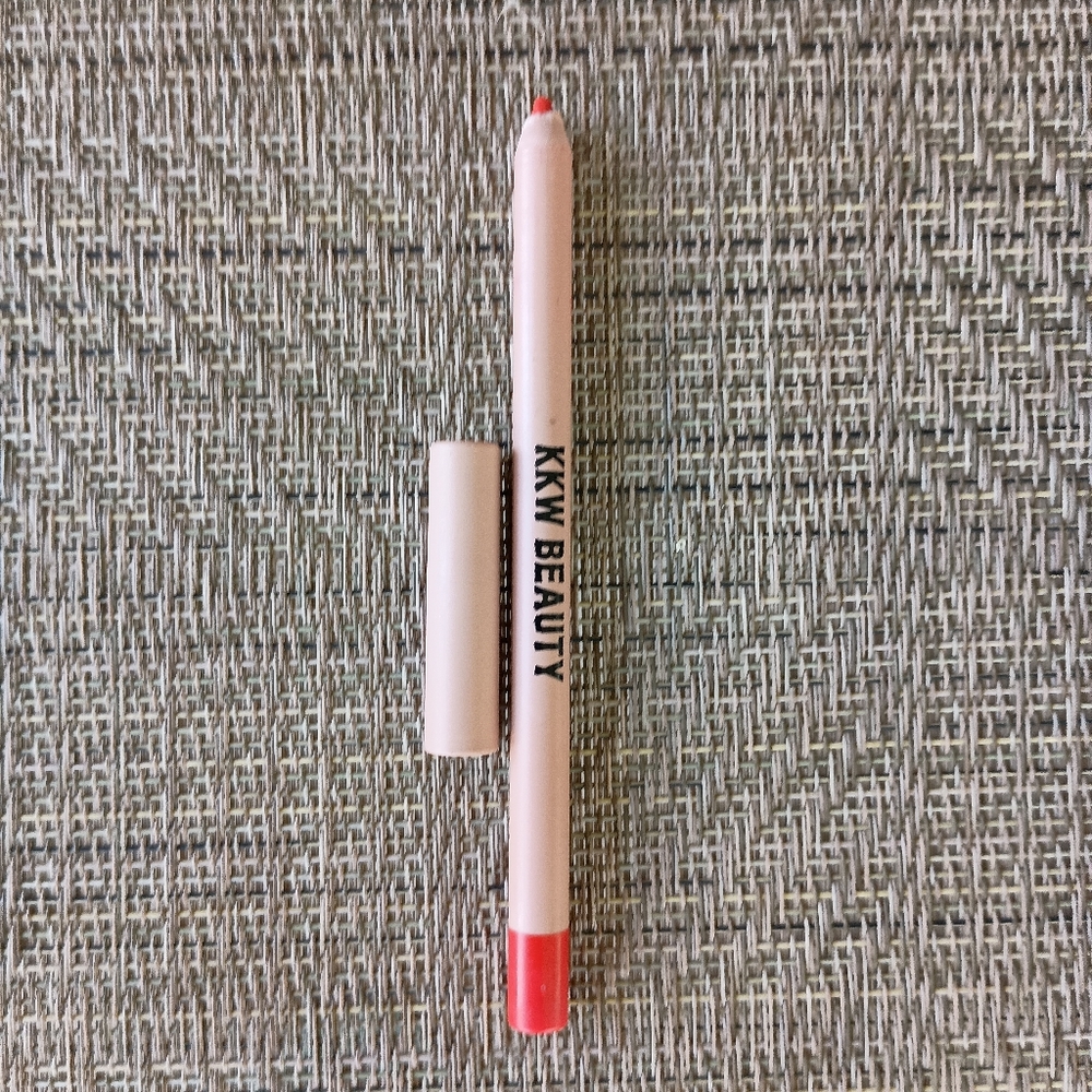 KKW Beauty Lip Liner. Shade: Red 2
